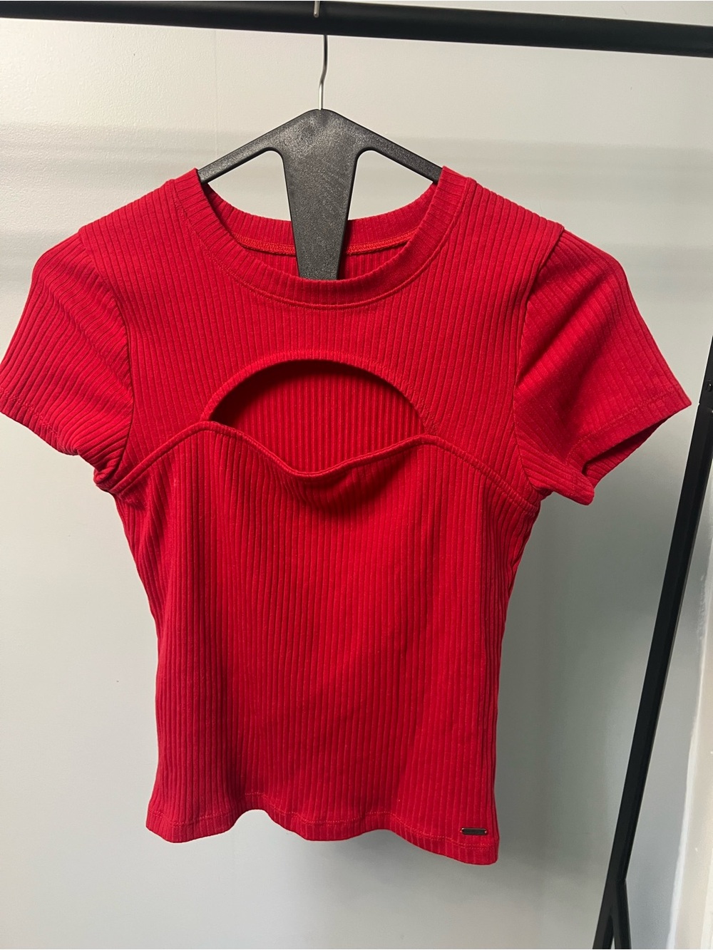 Hollister Red Ribbed Cutout Crop Tee
